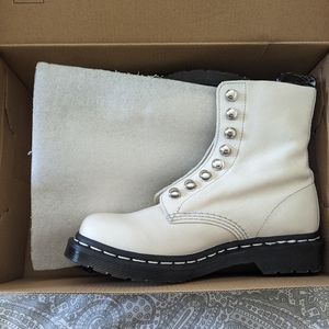 Dr. Martens 1460 Pascal HDW Boots